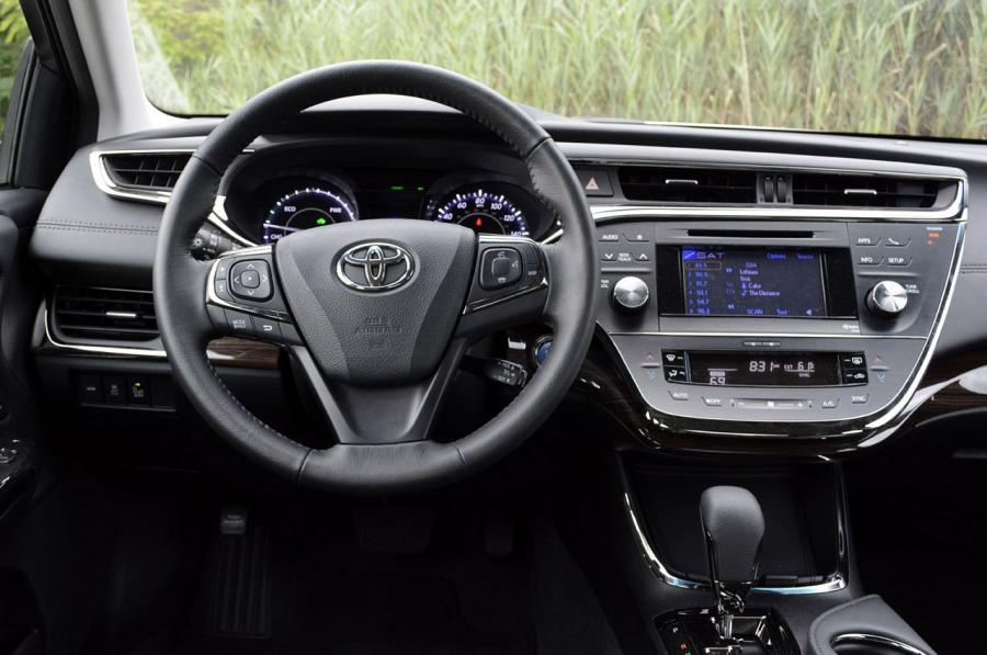  Toyota Avalon Hybrid 2013 года  (фото 12 из 42)